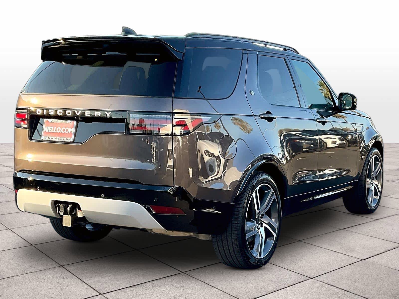 New 2025 Land Rover Discovery Metropolitan Edition AWD/4WD image 4