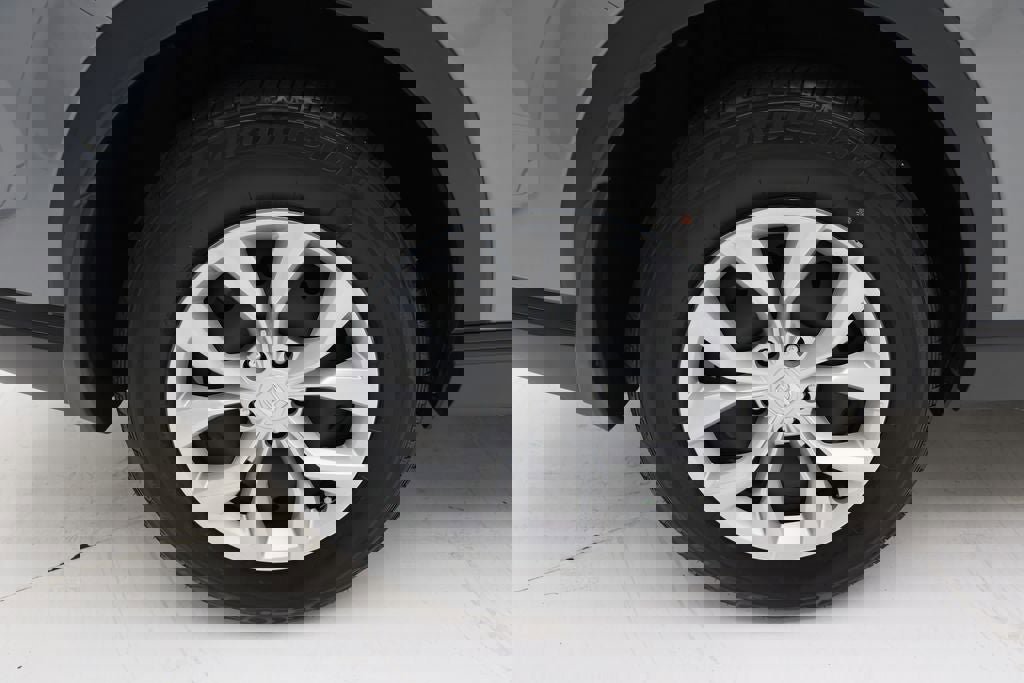 Used 2024 Honda CR-V LX image 9