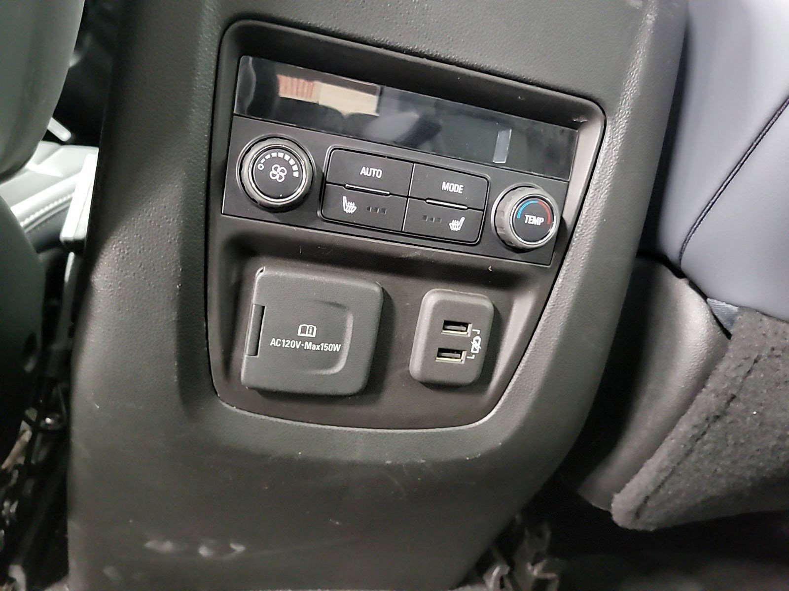 Used 2024 Buick Enclave Premium AWD/4WD image 17