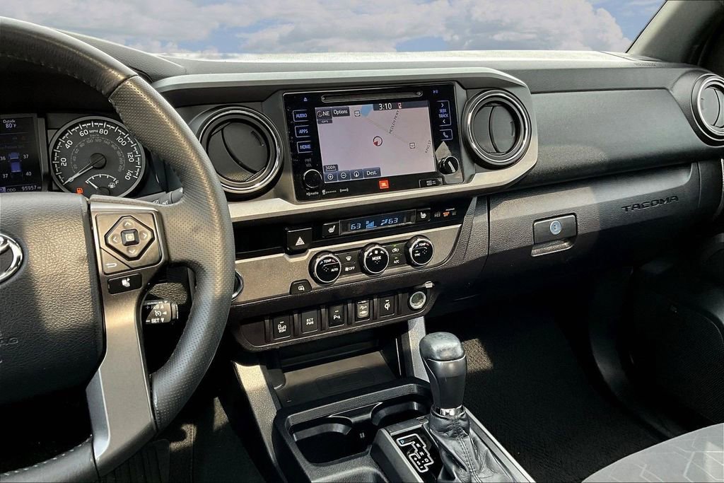 Used 2016 Toyota Tacoma TRD Sport image 12