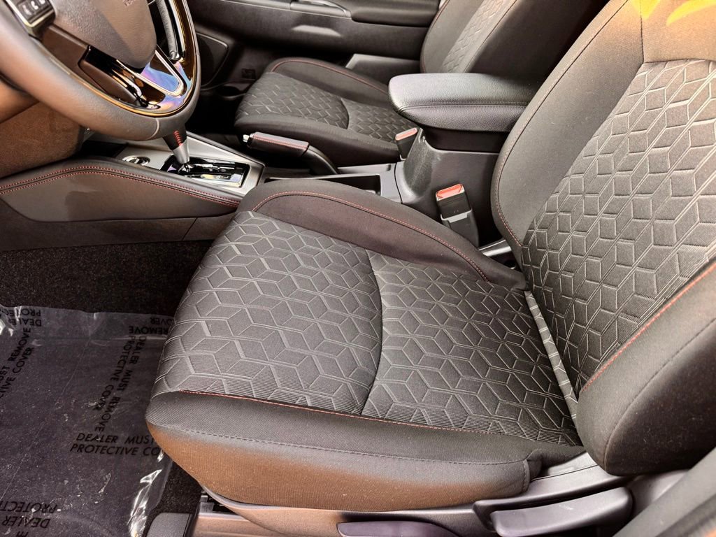 Used 2025 Mitsubishi Outlander Sport LE image 32