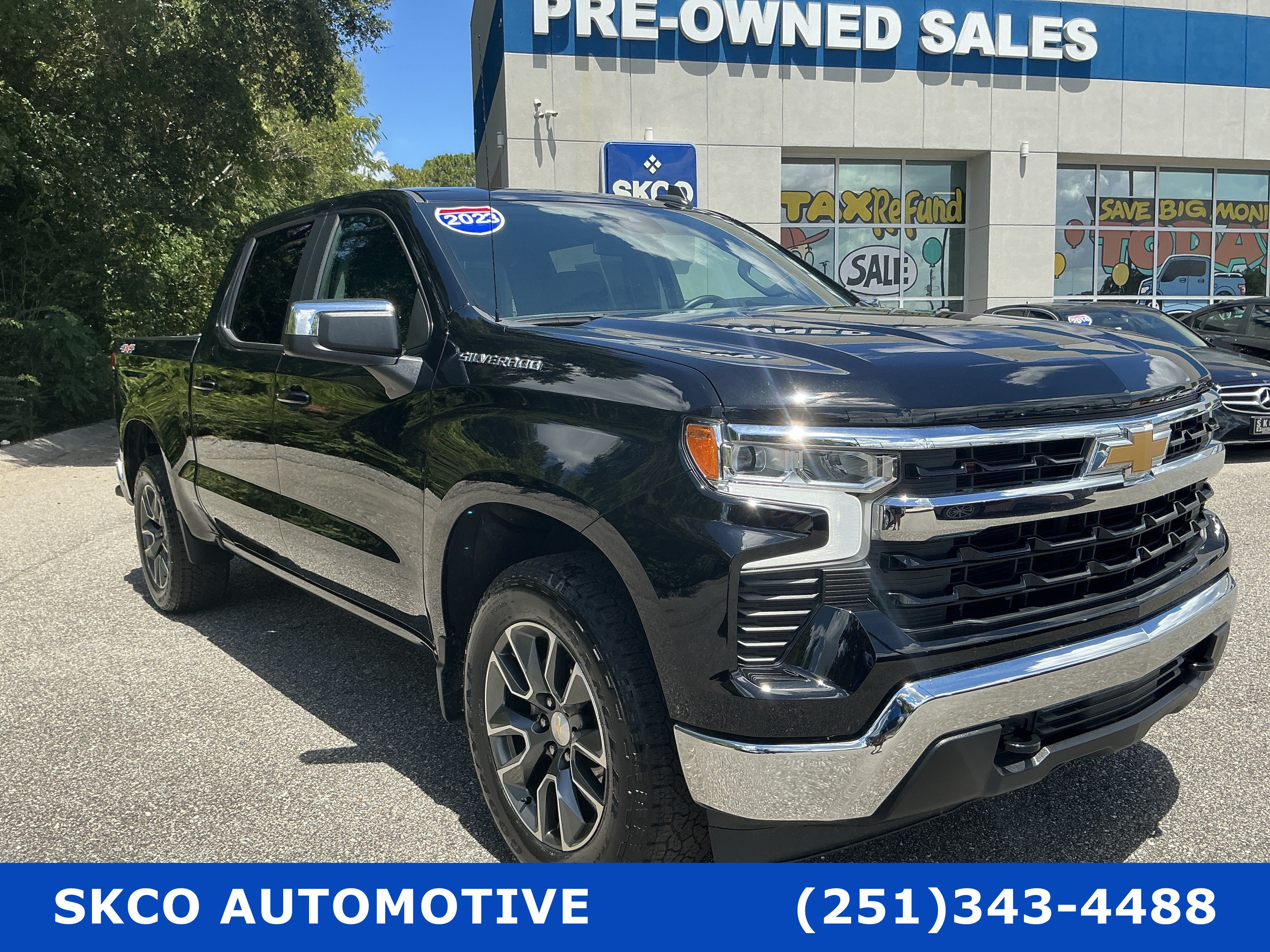 Used 2023 Chevrolet Silverado 1500 LT AWD/4WD image 7