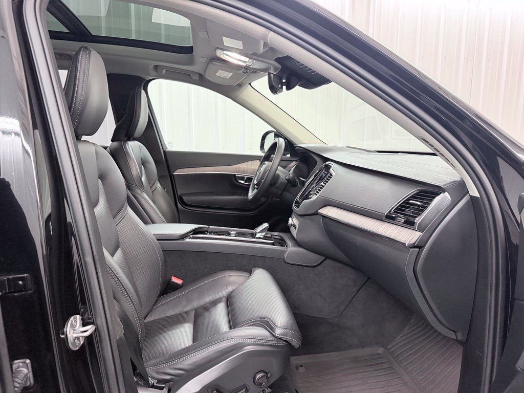 Used 2024 Volvo XC90 B6 Ultimate w/ Protection Package Premier AWD/4WD image 35