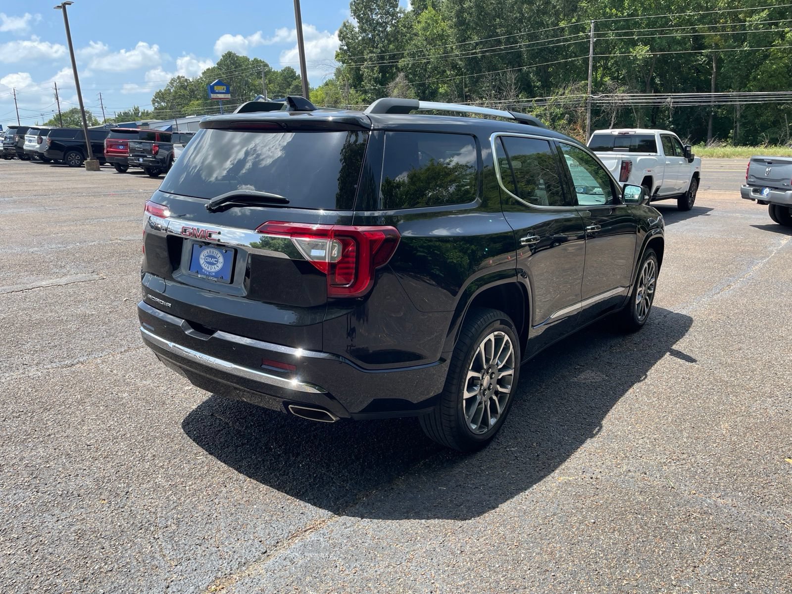 Used 2023 GMC Acadia Denali FWD image 6
