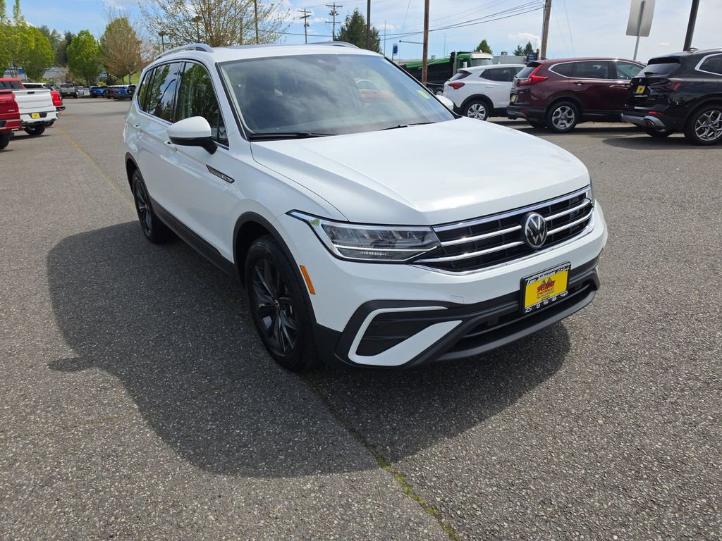 Used 2024 Volkswagen Tiguan SE AWD/4WD image 8