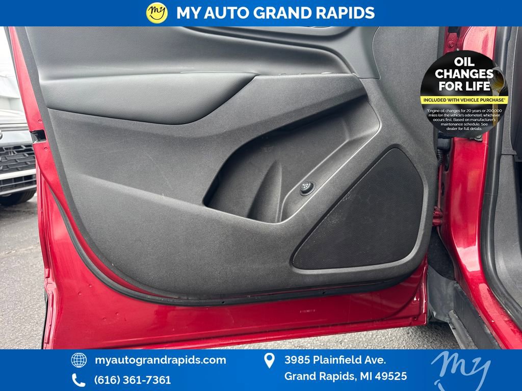 Used 2019 Chevrolet Equinox LT w/ Driver Convenience Package FWD image 10