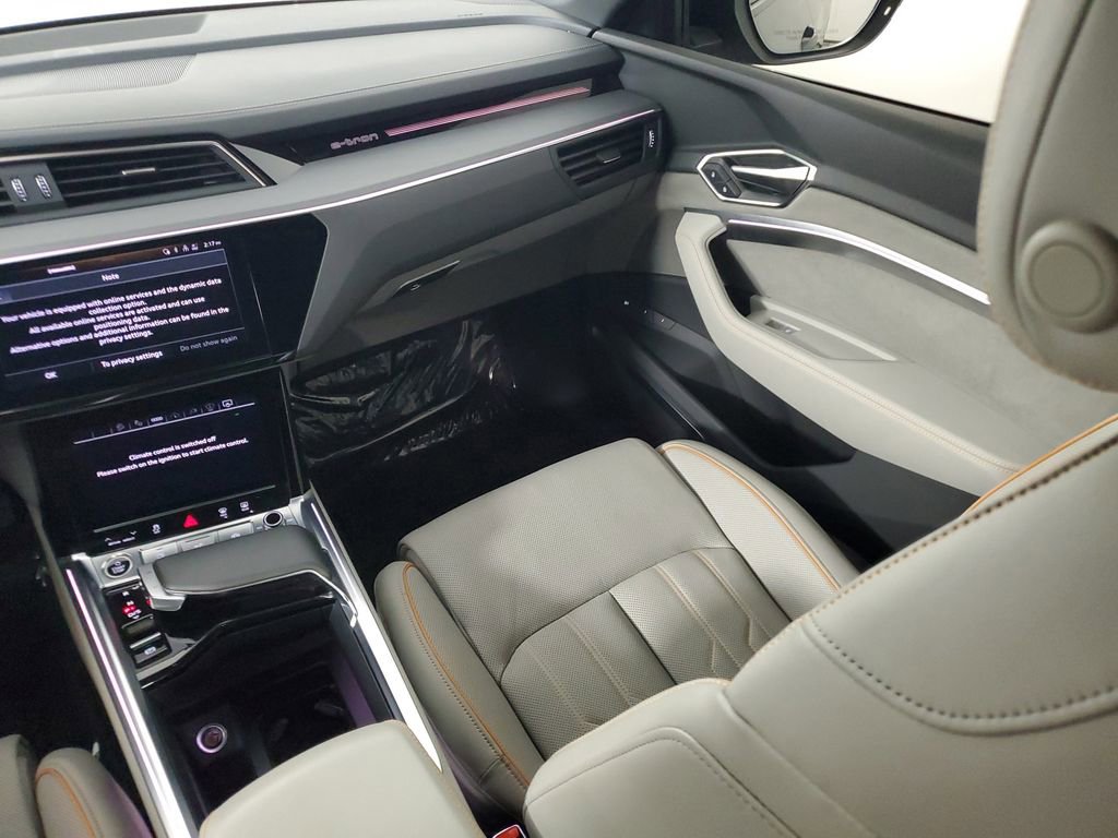 Certified 2024 Audi Q8 e-tron Prestige w/ Prestige Package AWD/4WD image 16