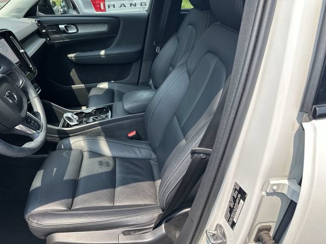 Used 2024 Volvo XC40 B5 Plus w/ Protection Package Premier AWD/4WD image 13