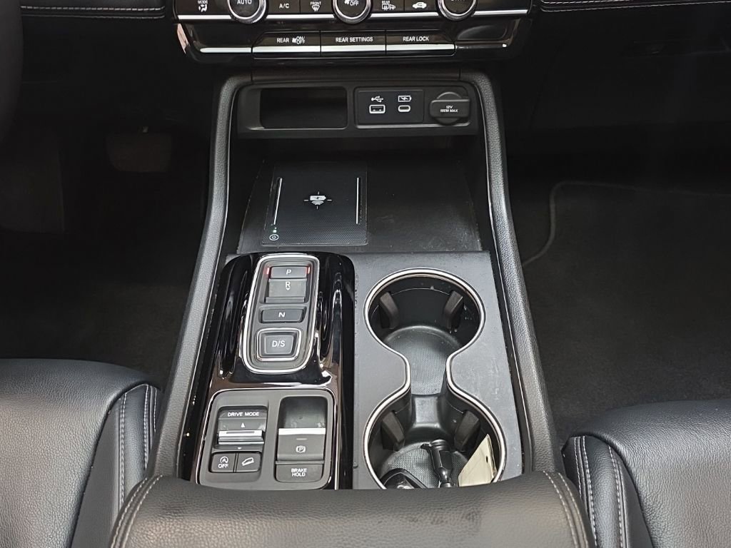 Used 2023 Honda Pilot Touring image 25