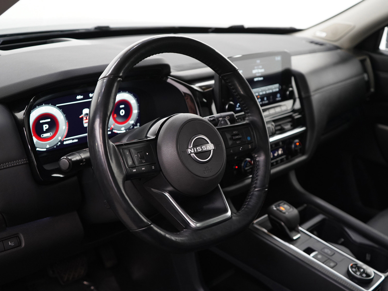 Used 2023 Nissan Pathfinder Platinum image 23