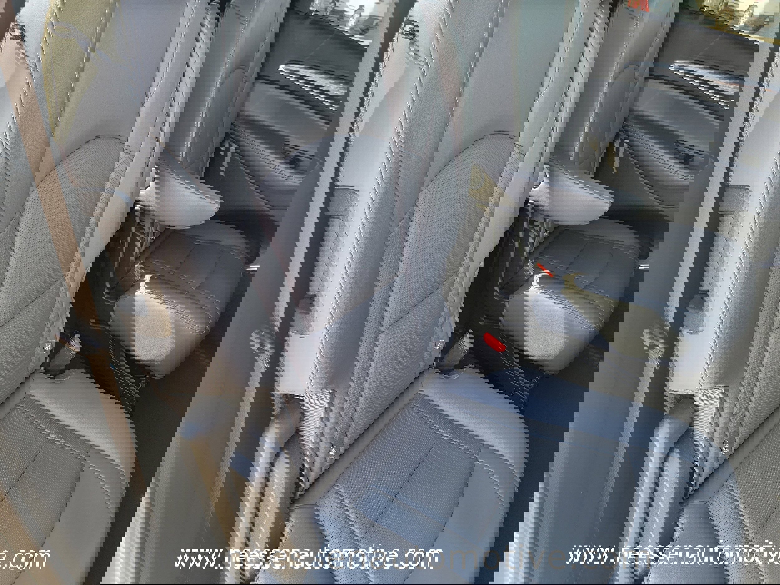 Used 2023 Buick Enclave Essence image 13