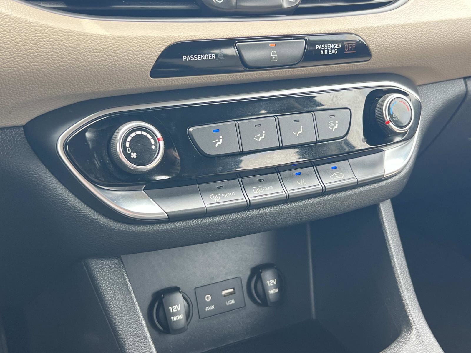 Used 2018 Hyundai Elantra GT image 15
