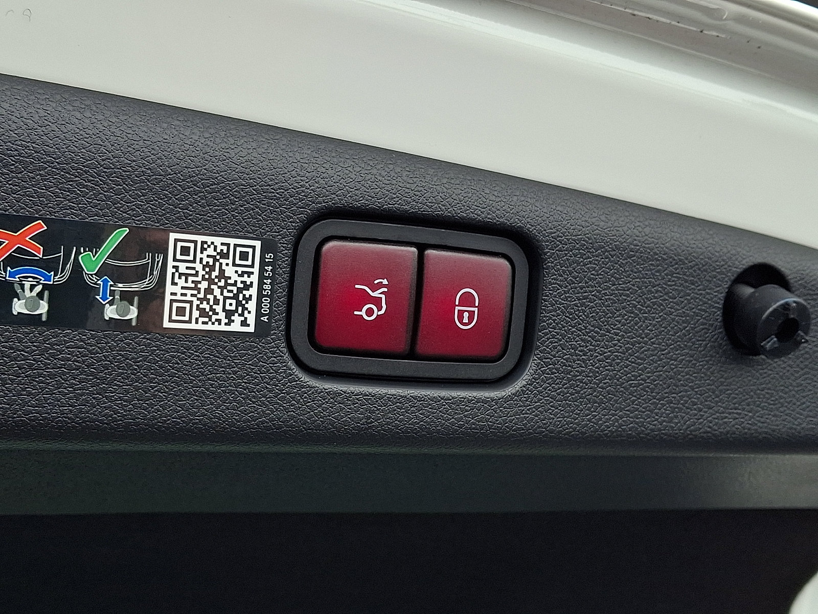Used 2025 Mercedes-Benz E 450 4MATIC Sedan image 29