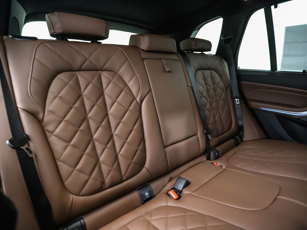 New 2026 BMW X5 xDrive50e image 28