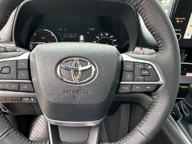 New 2026 Toyota Sienna XLE FWD image 13