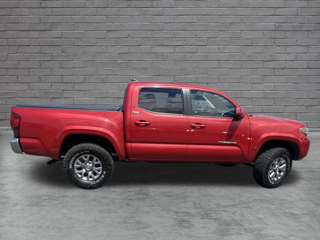 Used 2018 Toyota Tacoma SR5 AWD/4WD image 10
