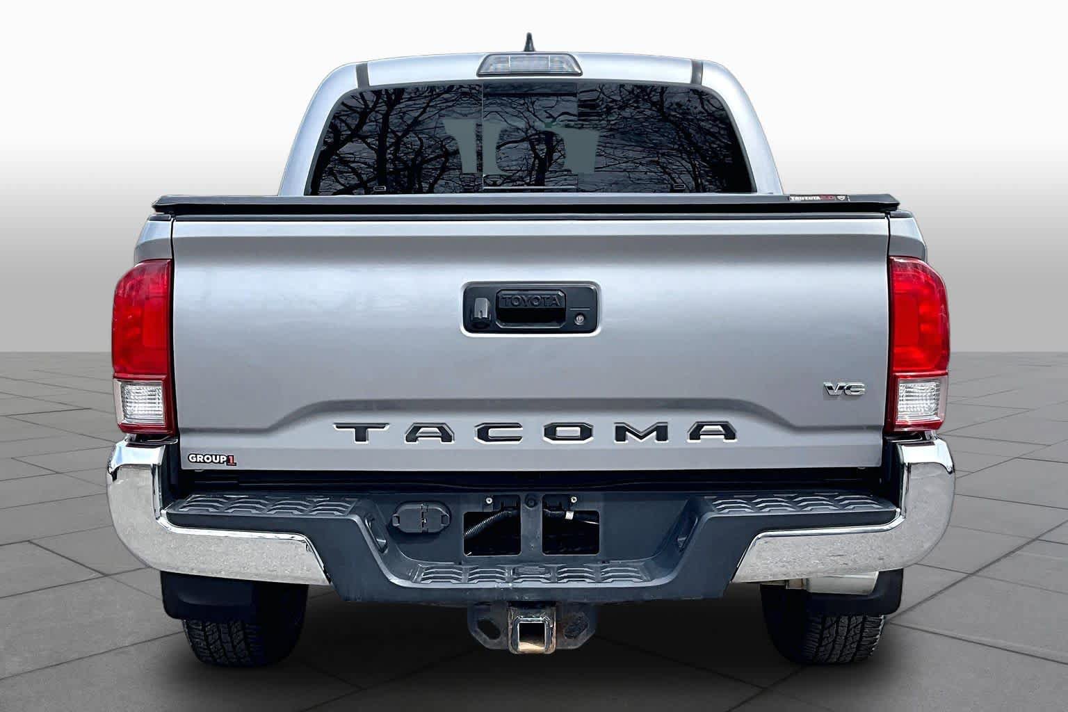 Certified 2017 Toyota Tacoma TRD Off-Road w/ Tow Package (A/T) AWD/4WD image 5