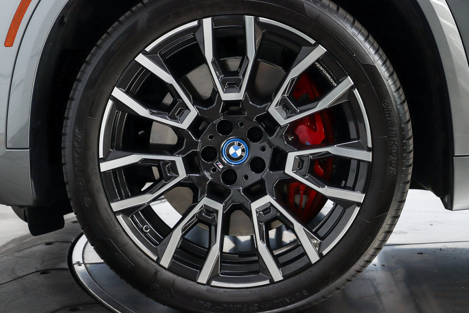 Used 2025 BMW X5 xDrive50e w/ Executive Package AWD/4WD image 8