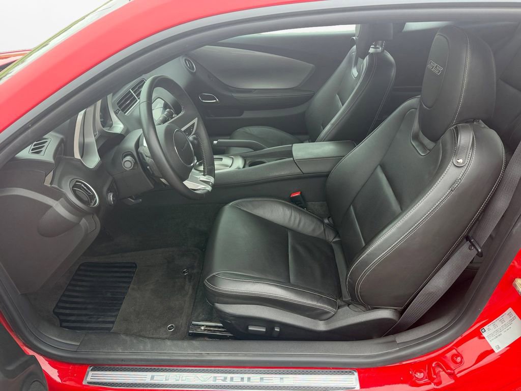 Used 2011 Chevrolet Camaro SS RWD image 15
