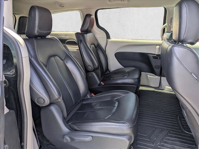 Used 2022 Chrysler Pacifica Touring-L FWD image 20