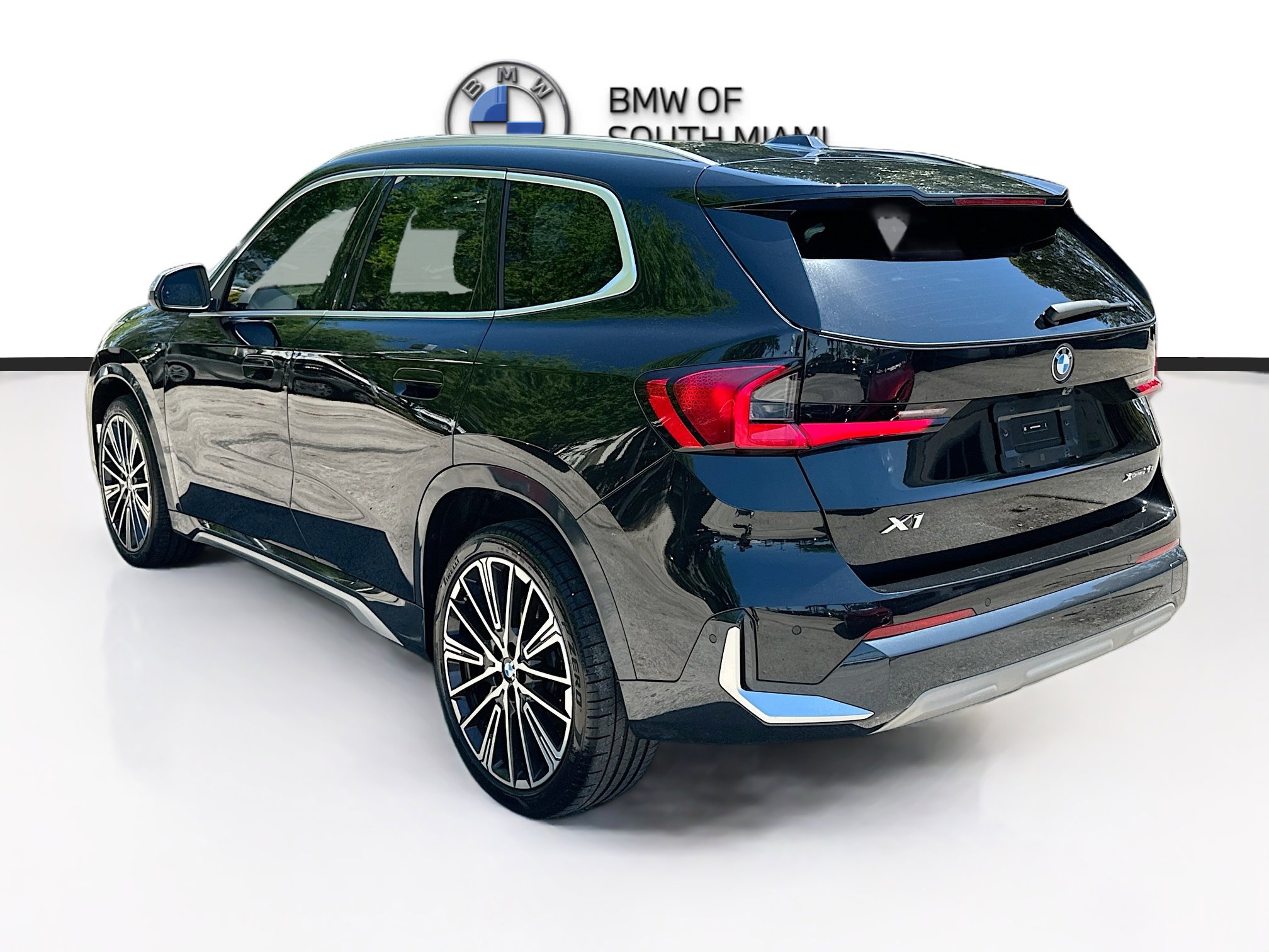 Used 2024 BMW X1 xDrive28i w/ Convenience Package image 5