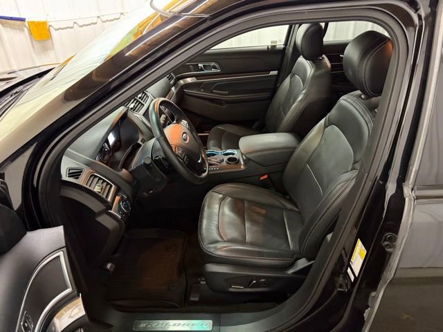 Used 2017 Ford Explorer Limited w/ Equipment Group 301A FWD image 37