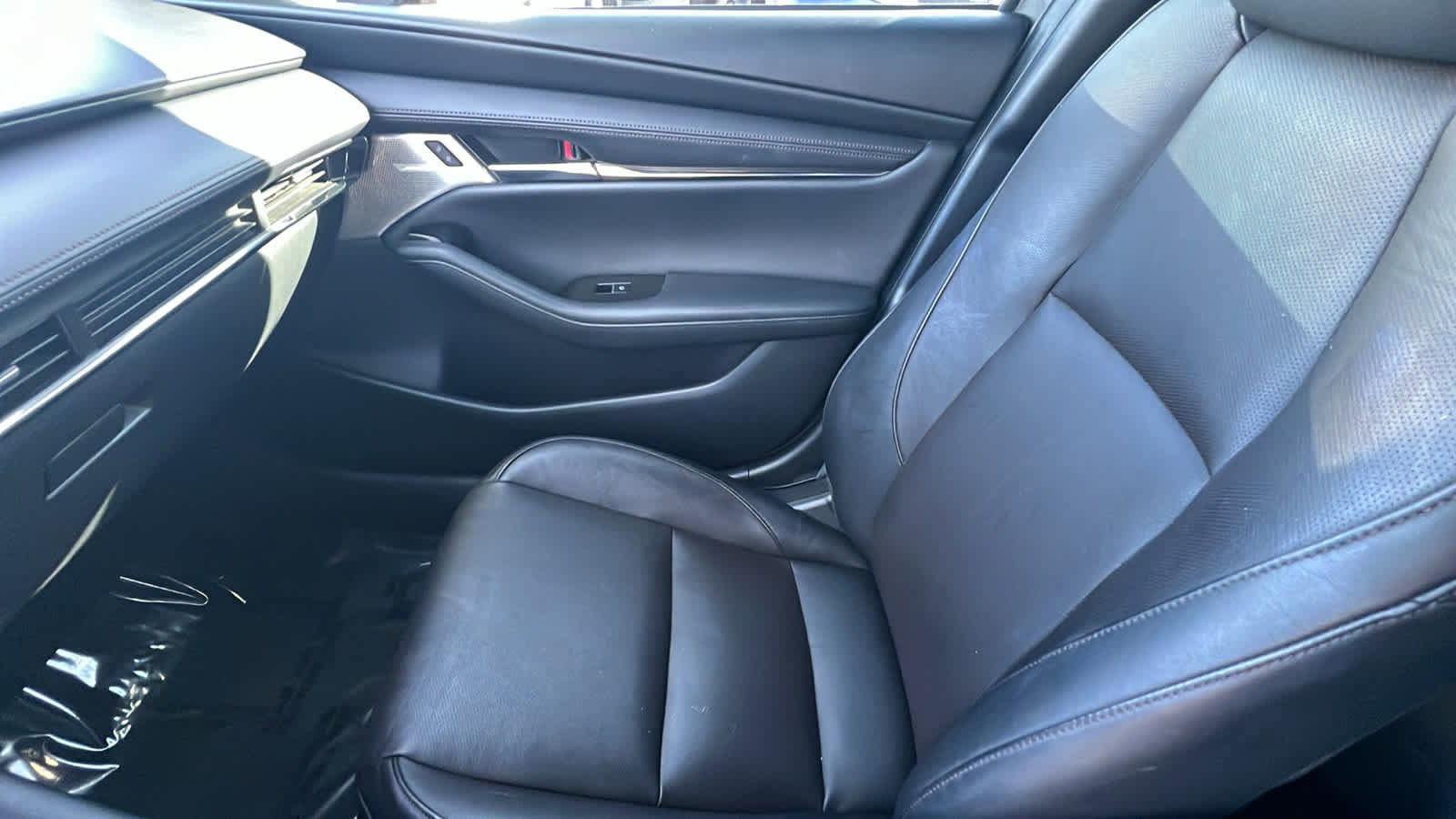 Used 2023 MAZDA MAZDA3 s image 12