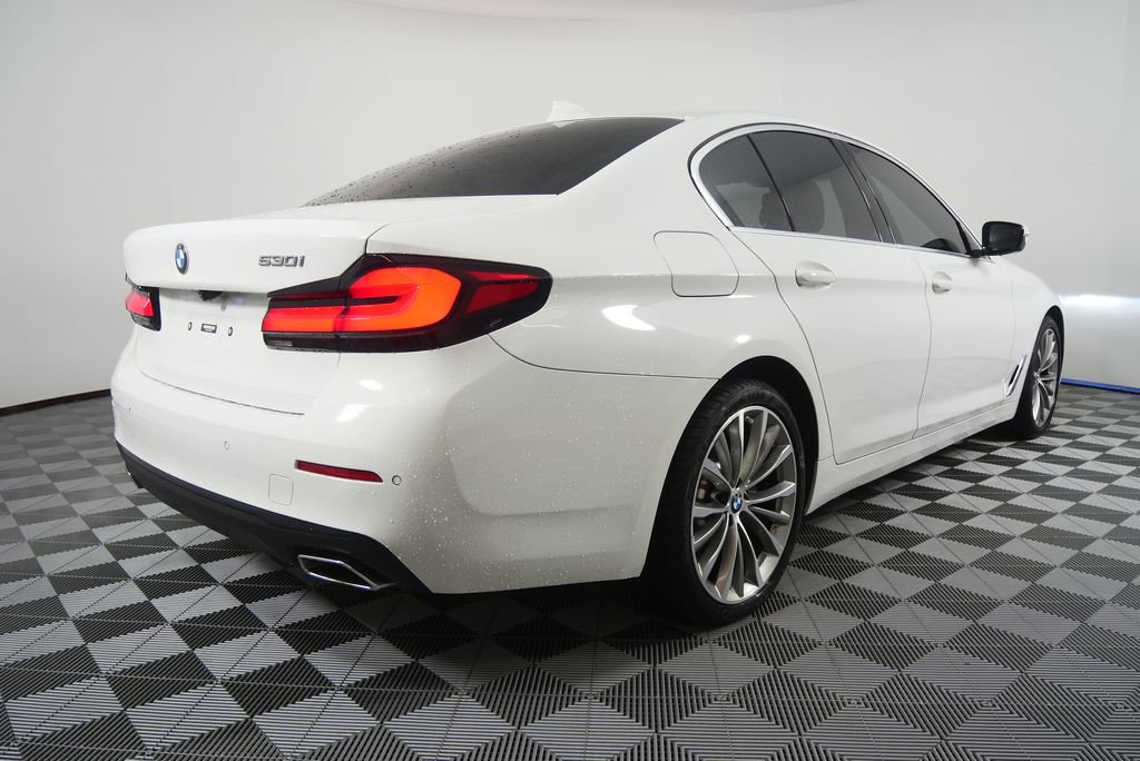 Certified 2023 BMW 530i w/ Convenience Package image 3