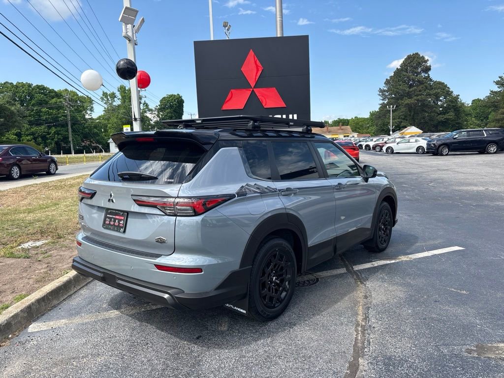 New 2026 Mitsubishi Outlander AWD image 3