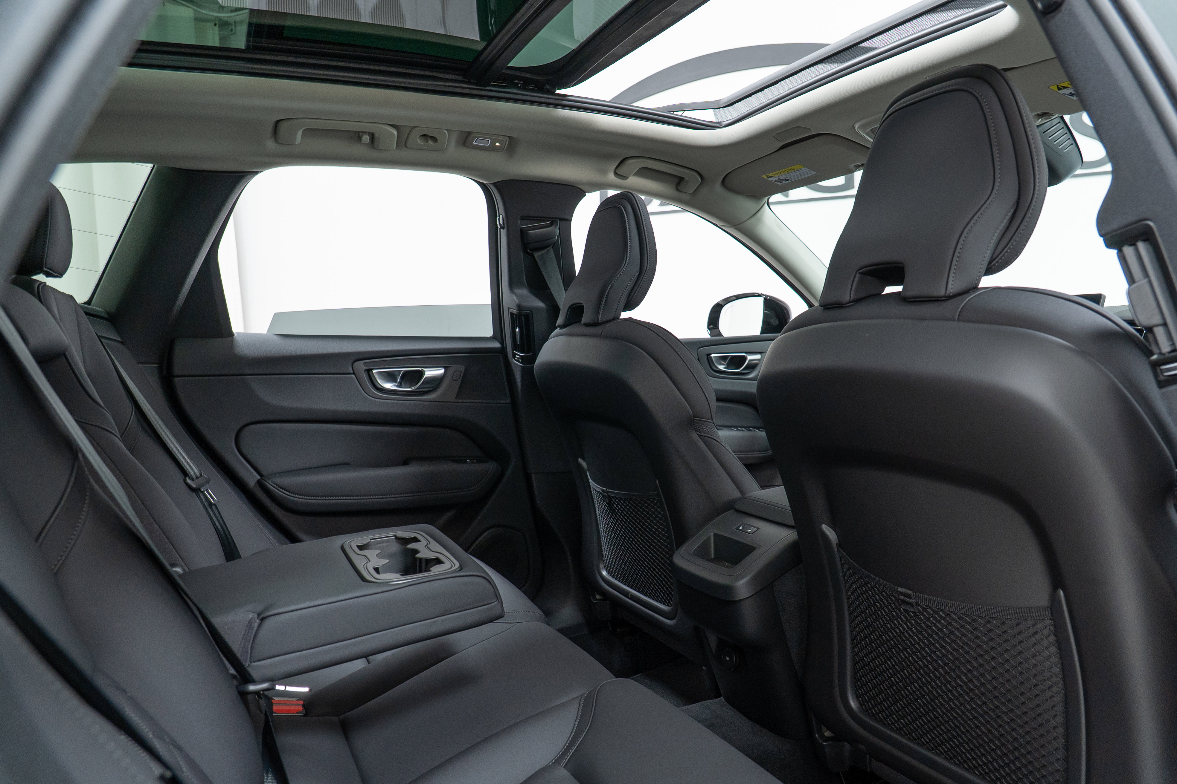 New 2026 Volvo XC60 B5 Plus w/ Climate Package image 23