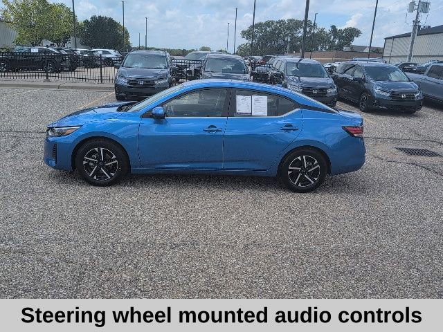 Used 2025 Nissan Sentra SV FWD image 3