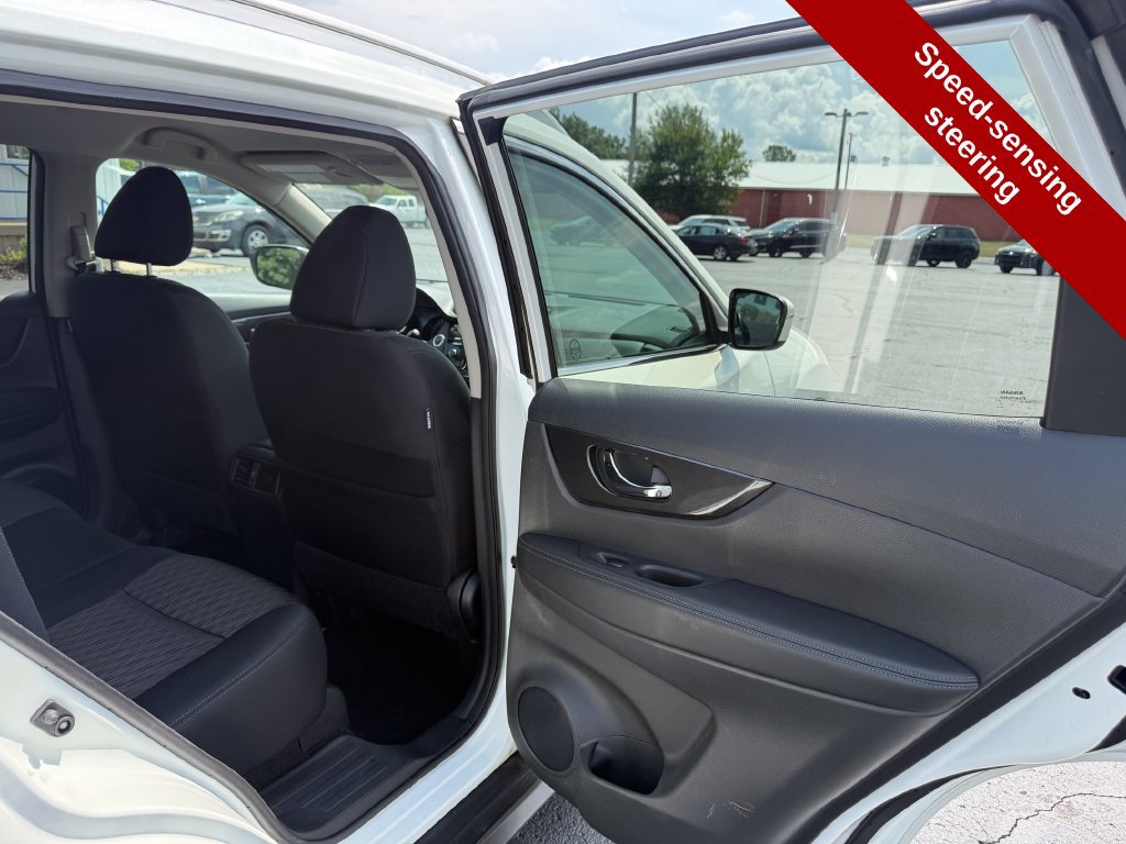 Used 2017 Nissan Rogue SV FWD image 33