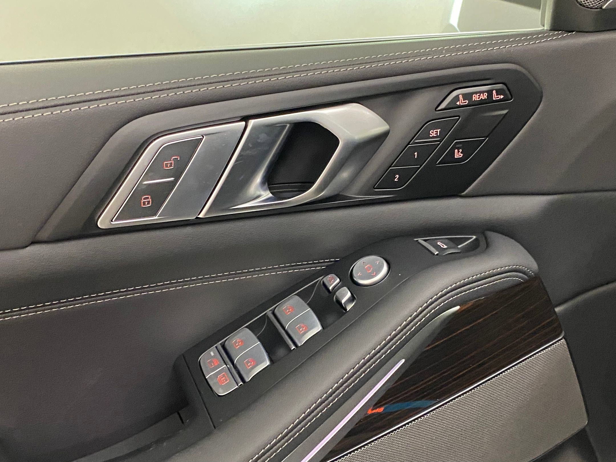 Used 2026 BMW X7 xDrive40i w/ Premium Package image 21