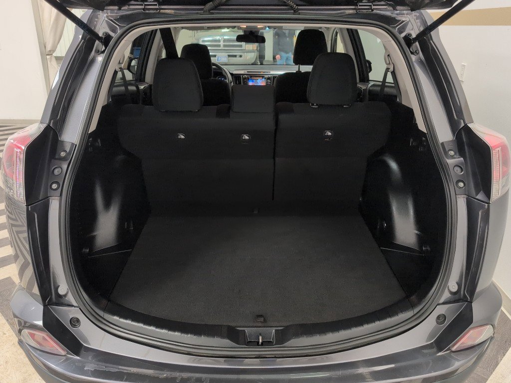 Used 2018 Toyota RAV4 LE image 25