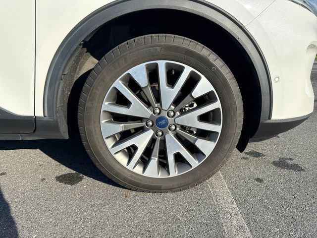 Used 2020 Ford Escape Titanium image 11