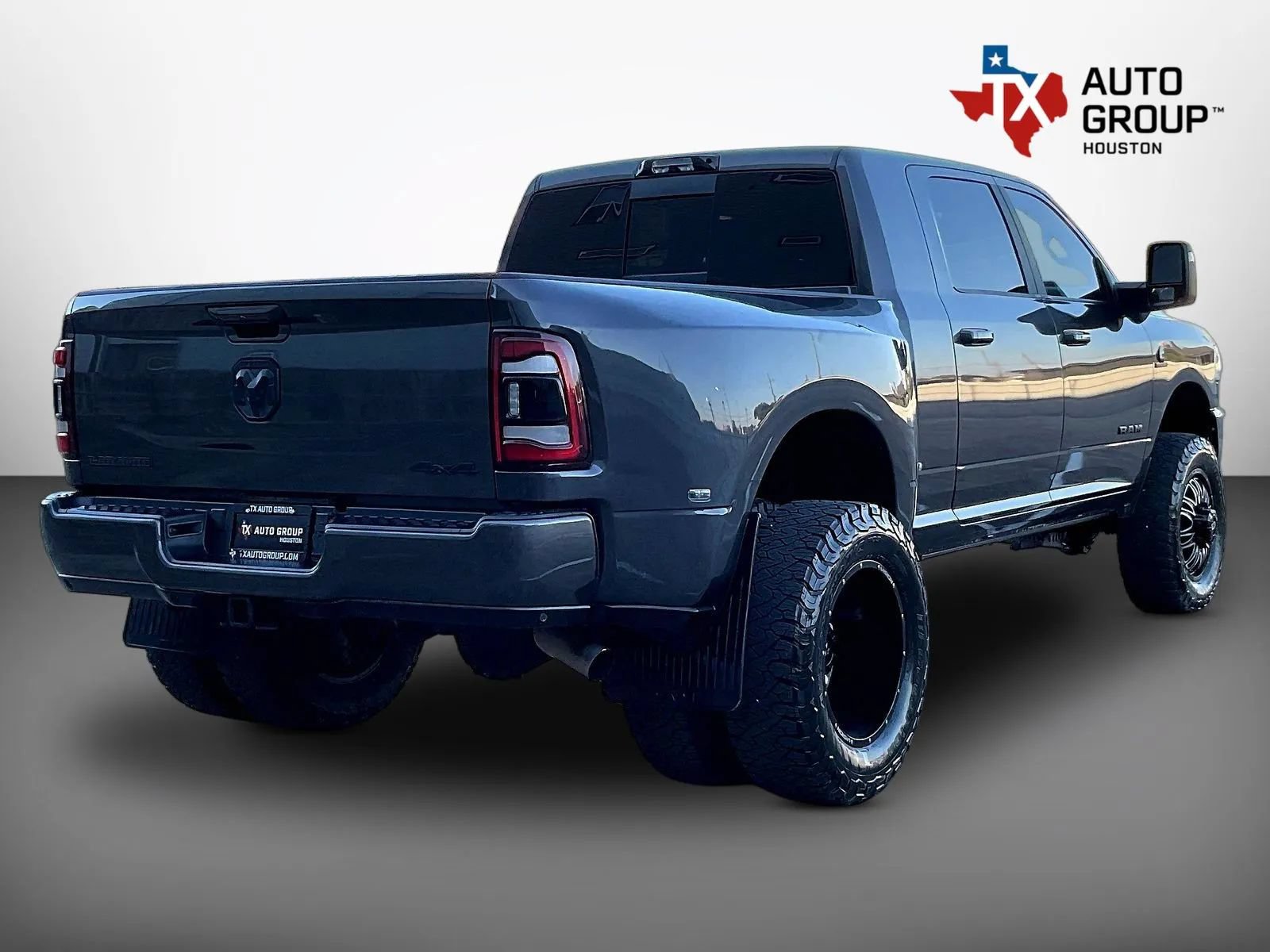 Used 2023 RAM 3500 Laramie w/ Night Edition AWD/4WD image 5