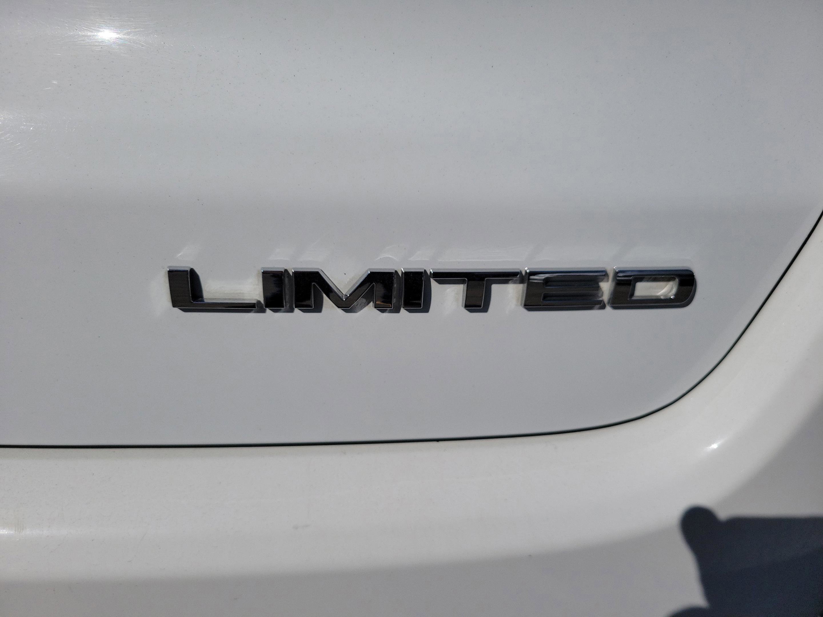 Used 2024 Jeep Compass Limited image 10