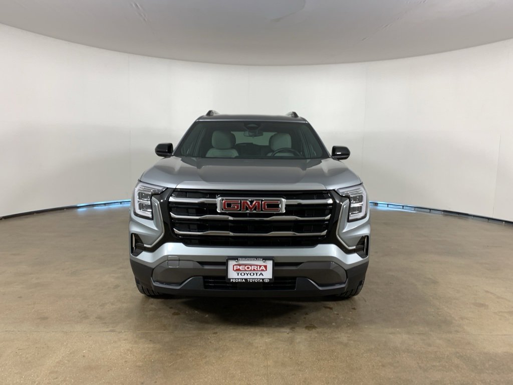 Used 2025 GMC Terrain Elevation w/ Elevation Premium Package image 3