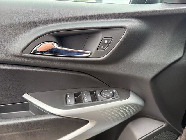 New 2026 Chevrolet Trax LS w/ LS Convenience Package FWD image 25