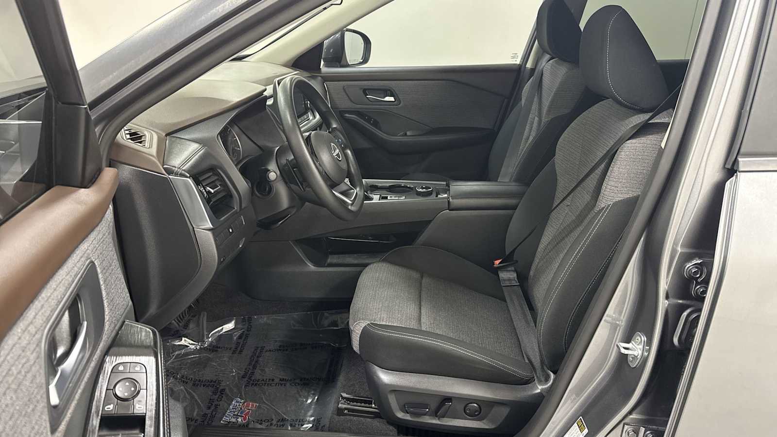 Used 2022 Nissan Rogue SV image 13