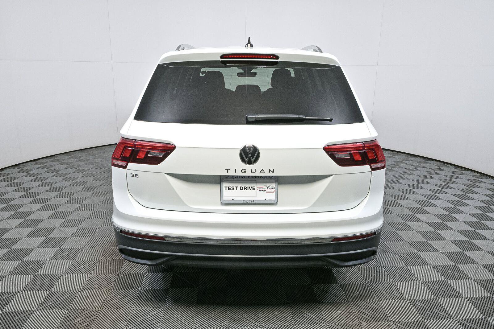 Certified 2023 Volkswagen Tiguan SE FWD image 27