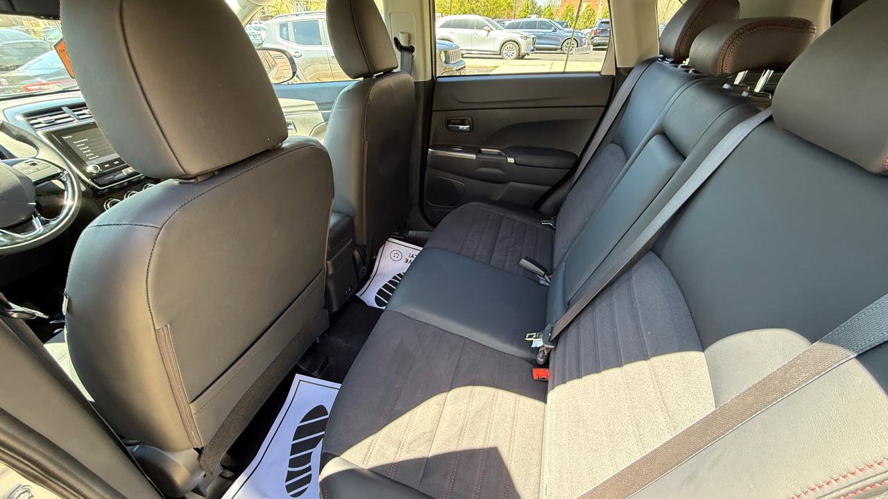 Used 2025 Mitsubishi Outlander Sport ES AWD/4WD image 19