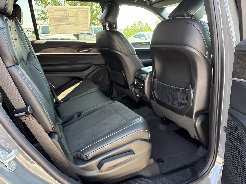 New 2027 Jeep Grand Cherokee L 4WD image 24