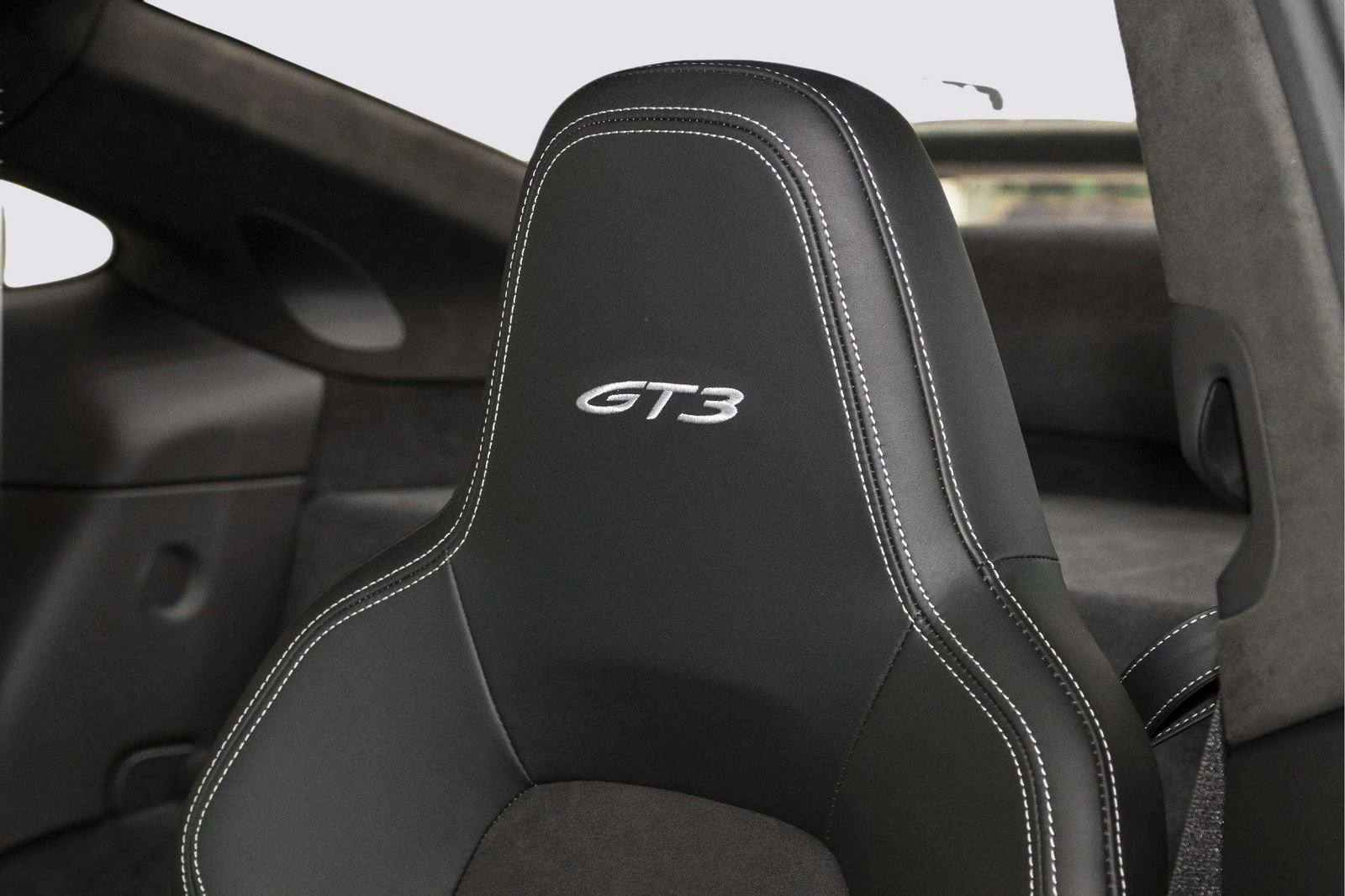 Used 2022 Porsche 911 GT3 RWD image 16