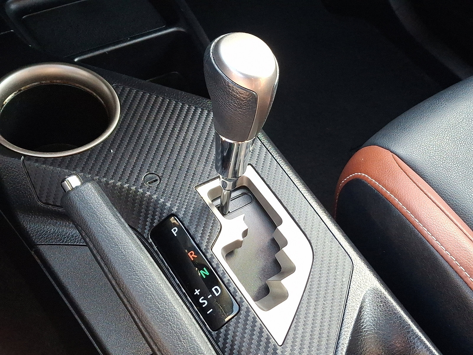 Used 2015 Toyota RAV4 Limited image 15