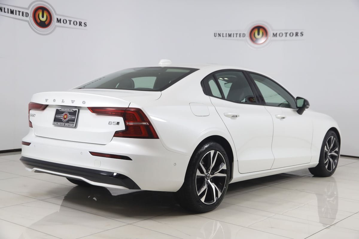 Used 2024 Volvo S60 B5 Plus AWD/4WD image 3