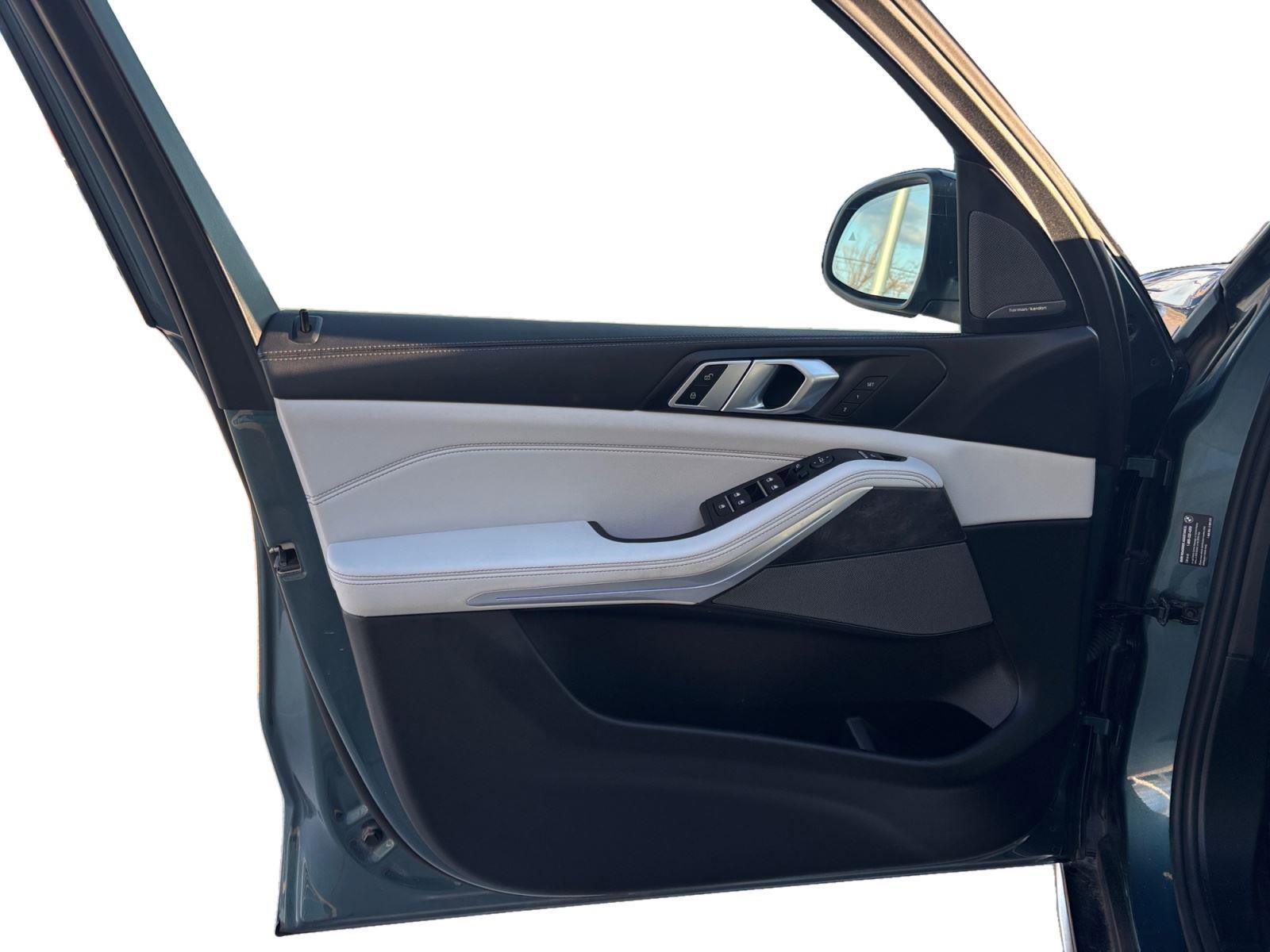 Certified 2025 BMW X5 xDrive40i w/ Premium Package image 19