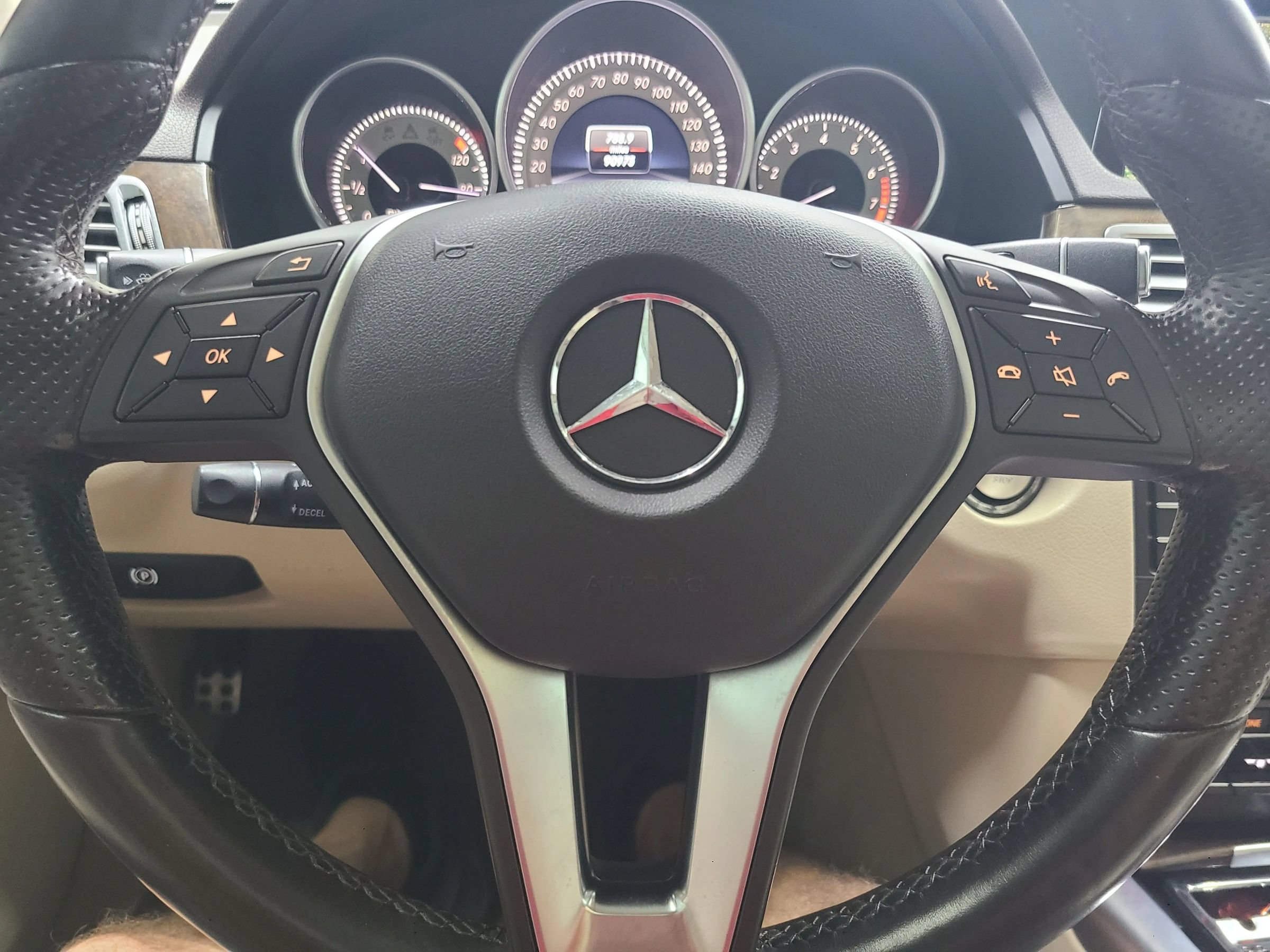 Used 2016 Mercedes-Benz E 350 4MATIC Wagon image 28