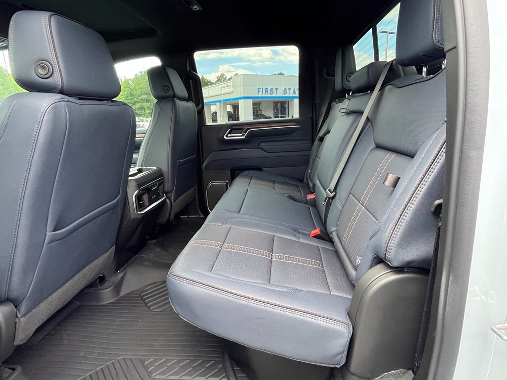 New 2026 Chevrolet Silverado 3500 High Country w/ High Country Premium Package AWD/4WD image 15