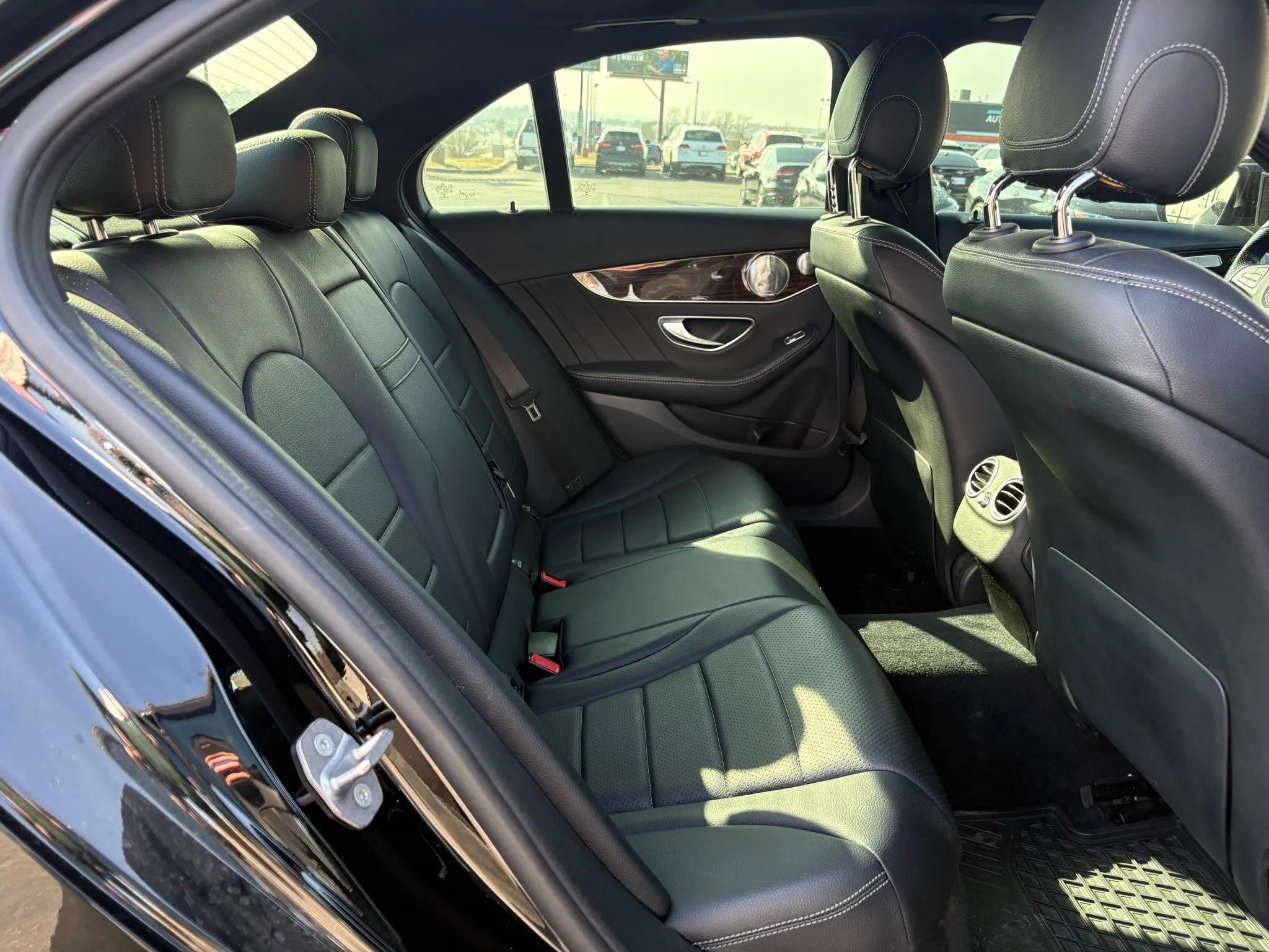 Used 2018 Mercedes-Benz C 300 4MATIC Sedan image 14